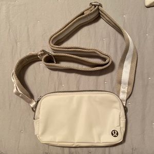 Lululemon Everywhere Belt Bag